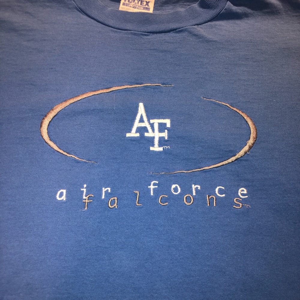 Vintage embroidered Air Force Falcons tshirt